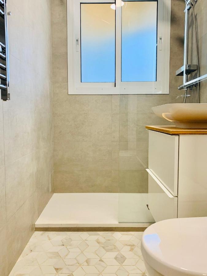Shiny Studio With Pool & Carihuela Beach At 500M Torremolinos Bagian luar foto