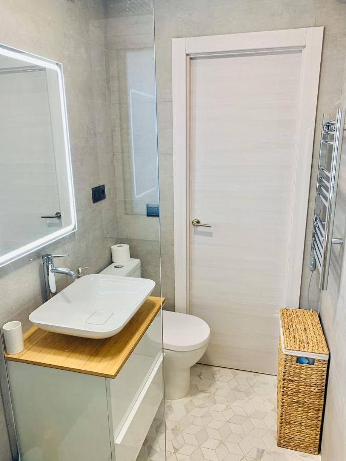 Shiny Studio With Pool & Carihuela Beach At 500M Torremolinos Bagian luar foto