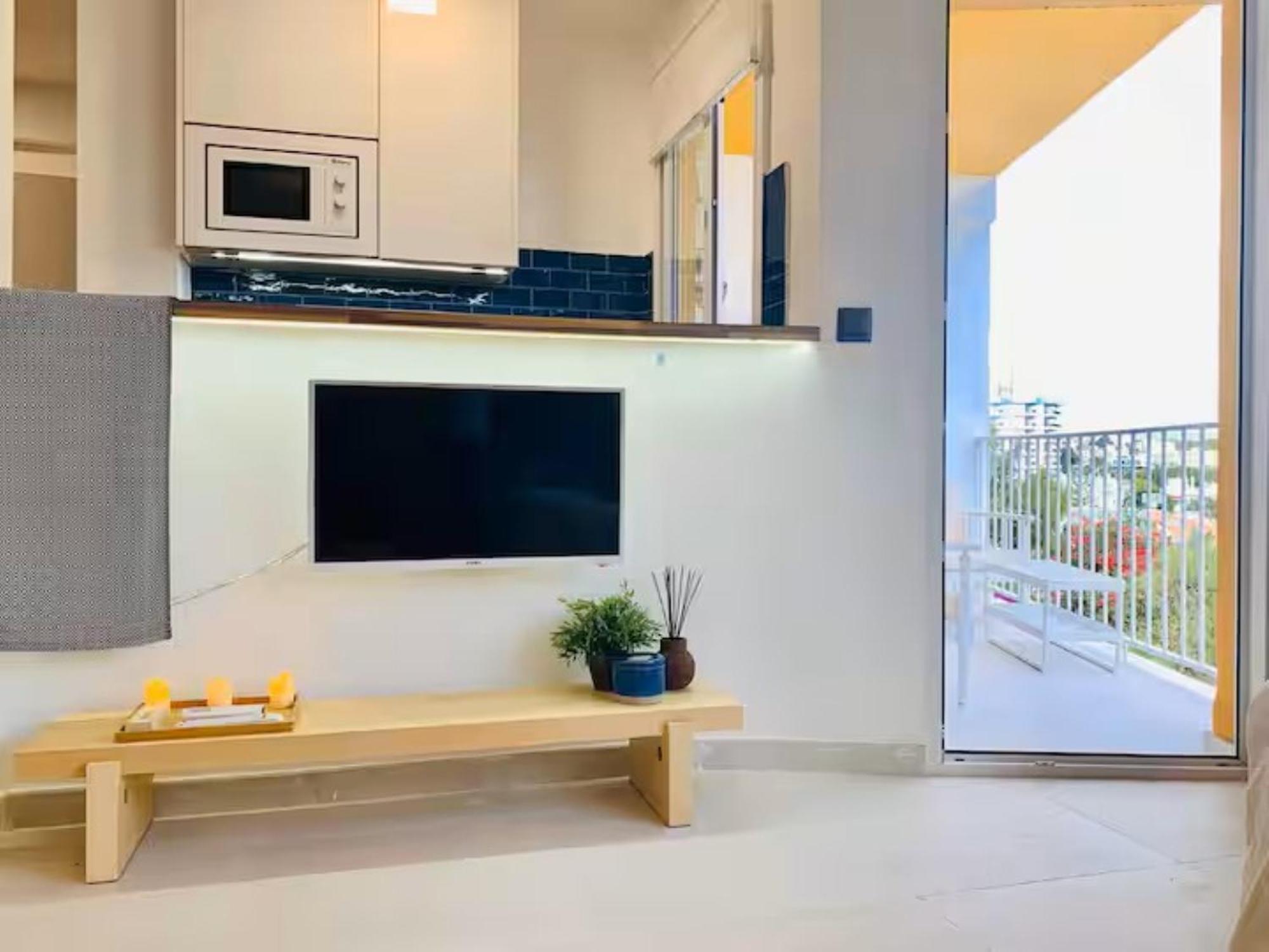 Shiny Studio With Pool & Carihuela Beach At 500M Torremolinos Bagian luar foto