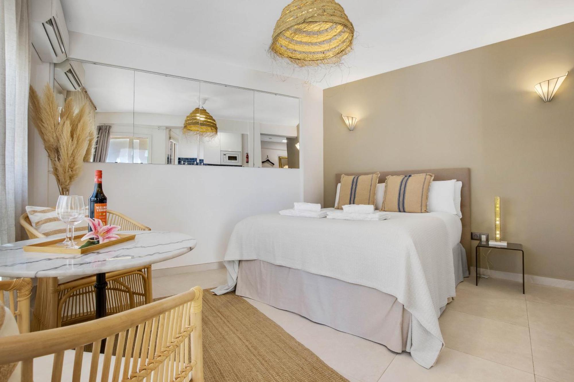 Shiny Studio With Pool & Carihuela Beach At 500M Torremolinos Bagian luar foto